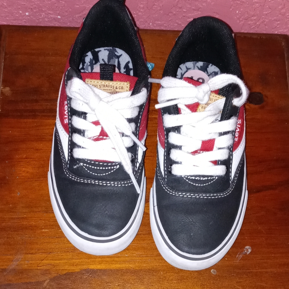 Boys Levis shoes